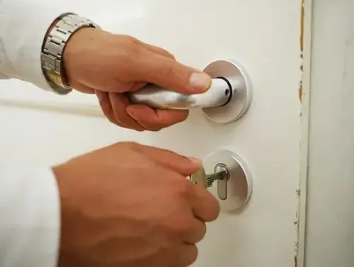 Broken-Key-Extraction--in-Sun-City-Center-Florida-broken-key-extraction-sun-city-center-florida.jpg-image